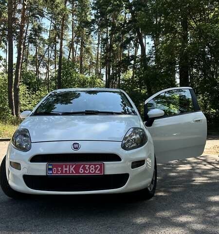 Белый Фиат Пунто, объемом двигателя 1.4 л и пробегом 163 тыс. км за 6500 $, фото 1 на Automoto.ua