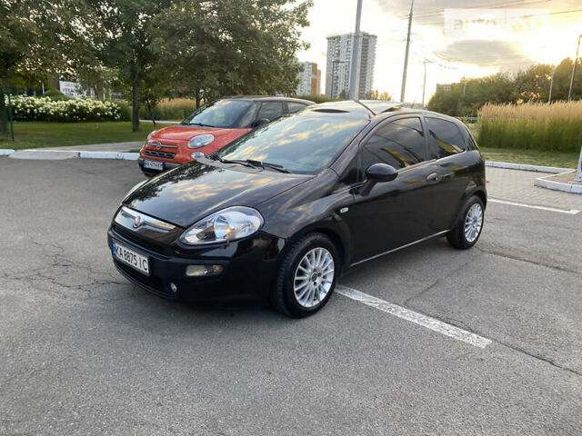 Черный Фиат Пунто, объемом двигателя 1.3 л и пробегом 220 тыс. км за 4800 $, фото 1 на Automoto.ua