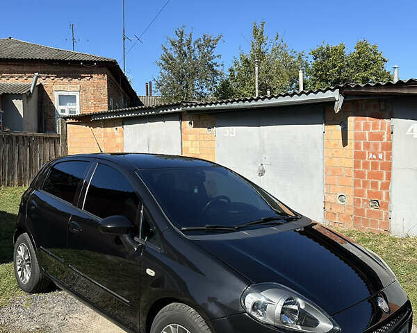 Черный Фиат Пунто, объемом двигателя 1.25 л и пробегом 245 тыс. км за 4900 $, фото 1 на Automoto.ua