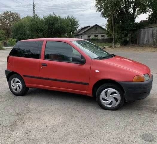 Красный Фиат Пунто, объемом двигателя 1.2 л и пробегом 290 тыс. км за 950 $, фото 1 на Automoto.ua