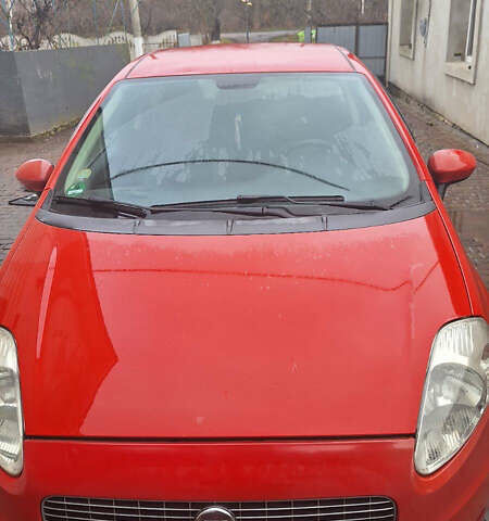 Красный Фиат Пунто, объемом двигателя 1.37 л и пробегом 174 тыс. км за 3500 $, фото 1 на Automoto.ua
