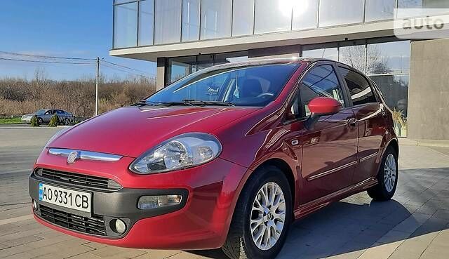 Красный Фиат Пунто, объемом двигателя 1.2 л и пробегом 313 тыс. км за 4000 $, фото 1 на Automoto.ua