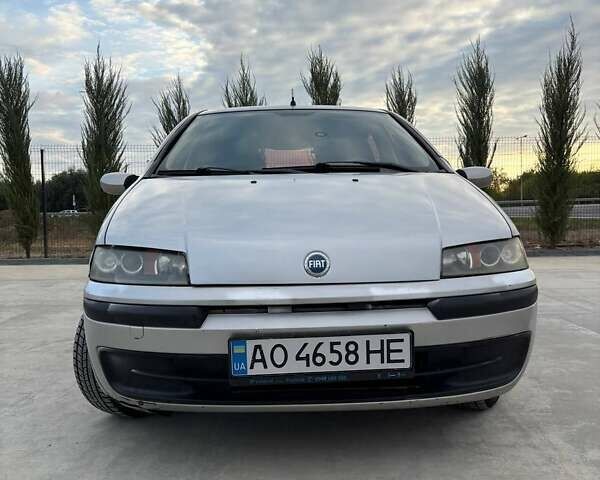 Фиат Пунто 2003 в Ужгороде на Automoto.ua Серый Фиат Пунто, объемом двигателя 1.2 л и пробегом 143 тыс. км за 2200 $, фото 1 на Automoto.ua