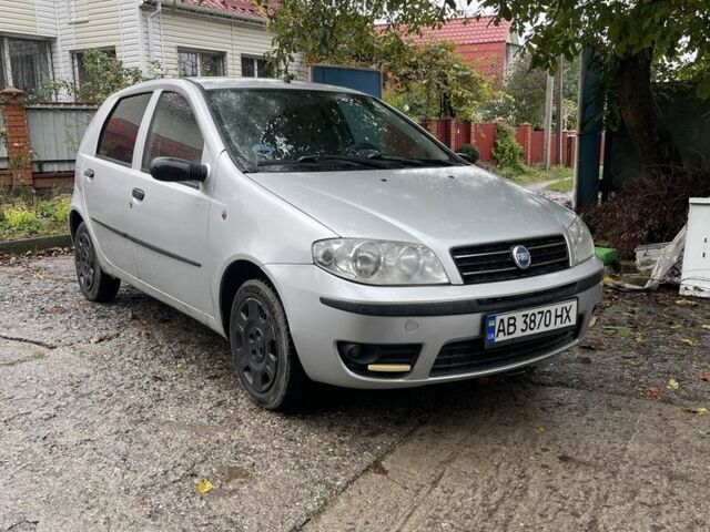 Серый Фиат Пунто, объемом двигателя 1.2 л и пробегом 318 тыс. км за 1650 $, фото 1 на Automoto.ua
