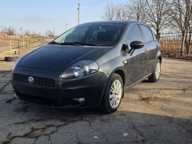 Серый Фиат Пунто, объемом двигателя 0 л и пробегом 250 тыс. км за 3750 $, фото 1 на Automoto.ua