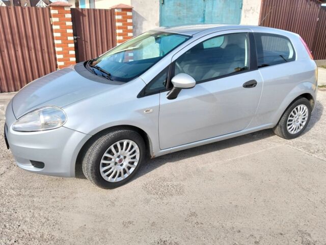 Серый Фиат Пунто, объемом двигателя 1.2 л и пробегом 128 тыс. км за 3200 $, фото 1 на Automoto.ua