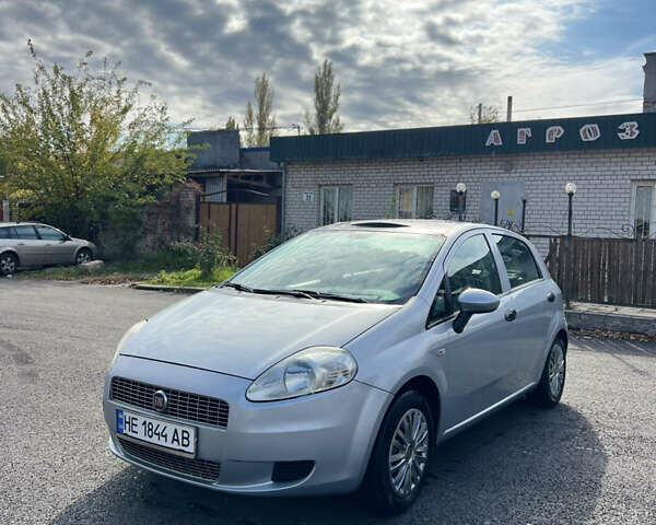 Фиат Пунто 2009 в Николаеве на Automoto.ua Серый Фиат Пунто, объемом двигателя 1.24 л и пробегом 150 тыс. км за 4299 $, фото 1 на Automoto.ua