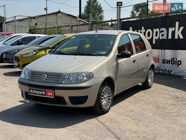 Серый Фиат Пунто, объемом двигателя 1.3 л и пробегом 93 тыс. км за 4290 $, фото 1 на Automoto.ua