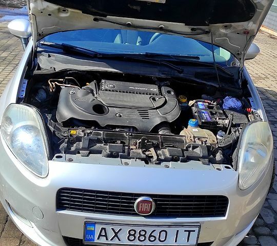Серый Фиат Пунто, объемом двигателя 1.2 л и пробегом 275 тыс. км за 3500 $, фото 1 на Automoto.ua