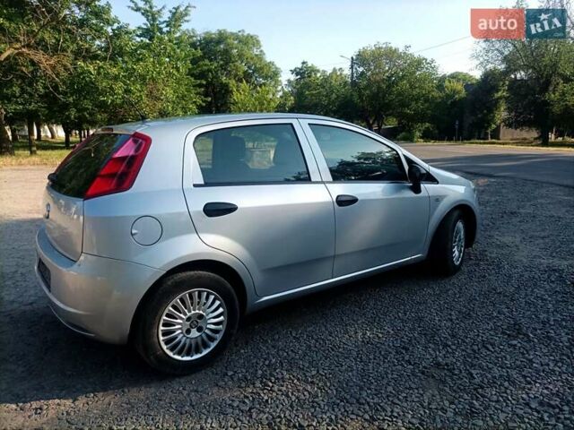 Серый Фиат Пунто, объемом двигателя 1.2 л и пробегом 230 тыс. км за 4500 $, фото 1 на Automoto.ua