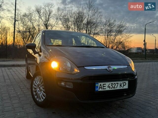 Серый Фиат Пунто, объемом двигателя 1.24 л и пробегом 280 тыс. км за 4899 $, фото 1 на Automoto.ua