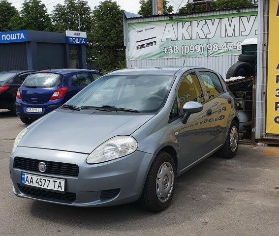 Серый Фиат Пунто, объемом двигателя 1.2 л и пробегом 135 тыс. км за 3900 $, фото 1 на Automoto.ua