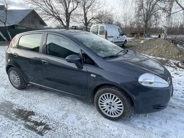 Серый Фиат Пунто, объемом двигателя 1 л и пробегом 207 тыс. км за 4500 $, фото 1 на Automoto.ua