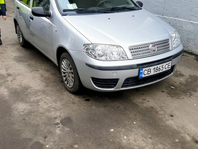 Серый Фиат Пунто, объемом двигателя 1.2 л и пробегом 70 тыс. км за 4000 $, фото 1 на Automoto.ua