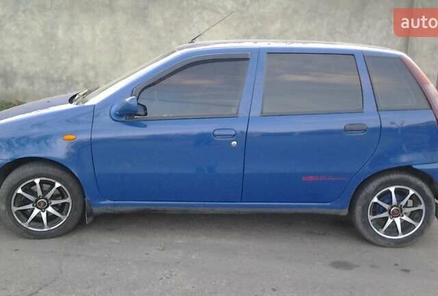 Синий Фиат Пунто, объемом двигателя 1.24 л и пробегом 300 тыс. км за 2200 $, фото 1 на Automoto.ua