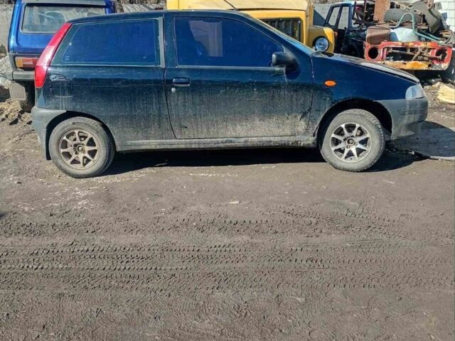 Синий Фиат Пунто, объемом двигателя 1.1 л и пробегом 100 тыс. км за 1336 $, фото 1 на Automoto.ua