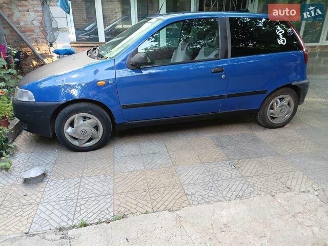 Синий Фиат Пунто, объемом двигателя 1.2 л и пробегом 170 тыс. км за 950 $, фото 1 на Automoto.ua