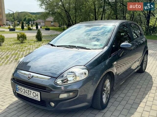 Синий Фиат Пунто, объемом двигателя 1.3 л и пробегом 235 тыс. км за 4500 $, фото 1 на Automoto.ua