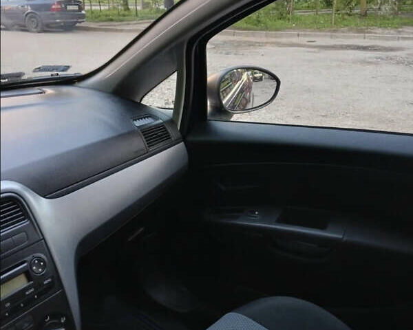 Фиат Пунто 2010 в Бережанах на Automoto.ua Синий Фиат Пунто, объемом двигателя 1.4 л и пробегом 164 тыс. км за 5500 $, фото 1 на Automoto.ua