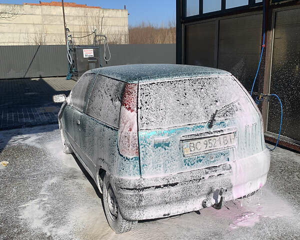 Зелений Фіат Пунто, об'ємом двигуна 1.2 л та пробігом 250 тис. км за 1500 $, фото 1 на Automoto.ua