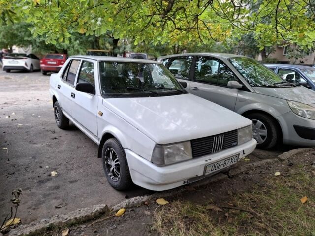 Белый Фиат Регата, объемом двигателя 1.7 л и пробегом 250 тыс. км за 1300 $, фото 1 на Automoto.ua