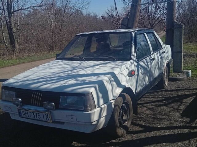 Белый Фиат Регата, объемом двигателя 1.7 л и пробегом 300 тыс. км за 452 $, фото 1 на Automoto.ua