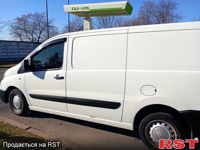 Белый Фиат Скудо, объемом двигателя 2 л и пробегом 261 тыс. км за 6200 $, фото 1 на Automoto.ua