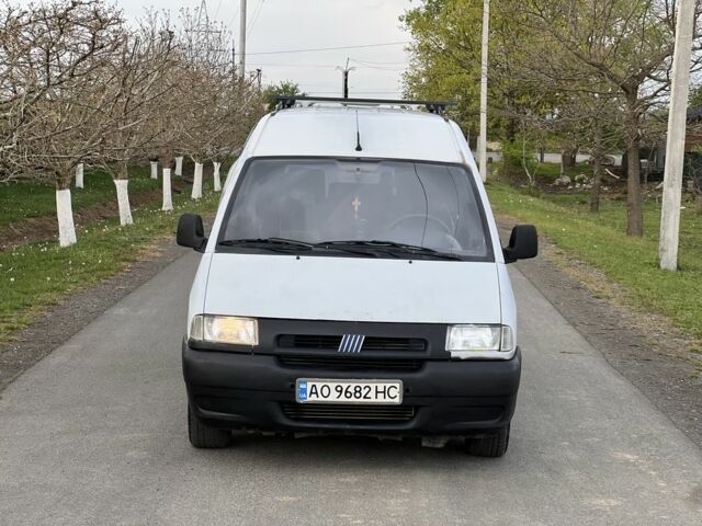 Белый Фиат Скудо, объемом двигателя 2 л и пробегом 400 тыс. км за 1800 $, фото 1 на Automoto.ua