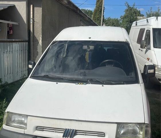 Белый Фиат Скудо, объемом двигателя 0 л и пробегом 300 тыс. км за 1505 $, фото 1 на Automoto.ua