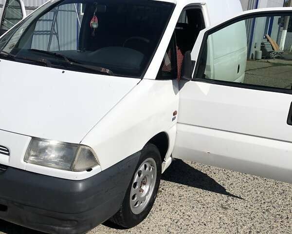 Белый Фиат Скудо, объемом двигателя 1.91 л и пробегом 350 тыс. км за 2600 $, фото 1 на Automoto.ua