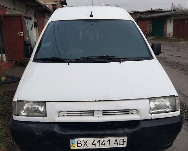 Белый Фиат Скудо, объемом двигателя 1.9 л и пробегом 390 тыс. км за 2500 $, фото 1 на Automoto.ua