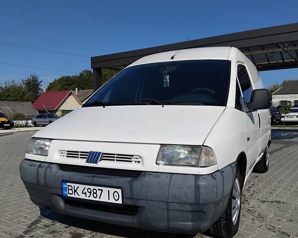 Белый Фиат Скудо, объемом двигателя 1.9 л и пробегом 200 тыс. км за 2200 $, фото 1 на Automoto.ua