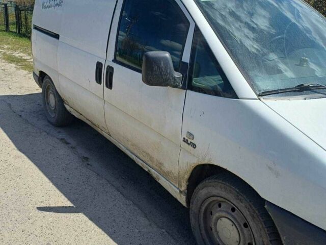 Белый Фиат Скудо, объемом двигателя 2 л и пробегом 543 тыс. км за 1200 $, фото 1 на Automoto.ua