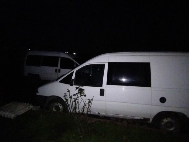 Белый Фиат Скудо, объемом двигателя 2 л и пробегом 300 тыс. км за 1800 $, фото 1 на Automoto.ua