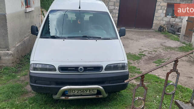 Белый Фиат Скудо, объемом двигателя 2 л и пробегом 300 тыс. км за 4000 $, фото 1 на Automoto.ua