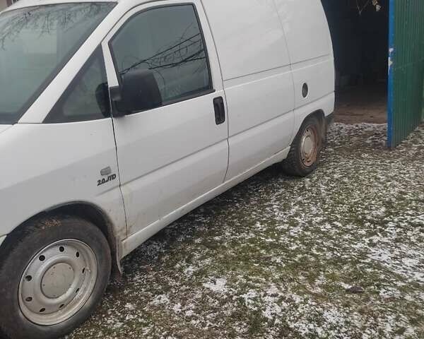 Белый Фиат Скудо, объемом двигателя 2 л и пробегом 238 тыс. км за 3500 $, фото 1 на Automoto.ua