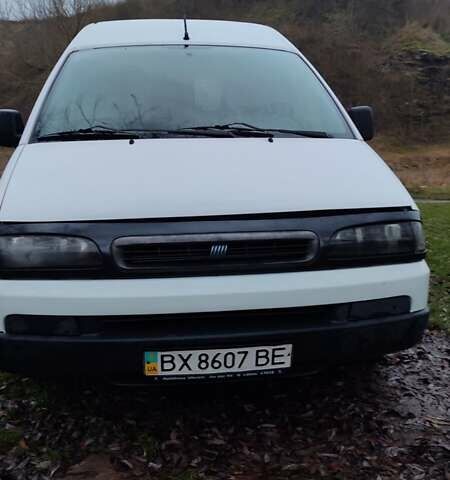 Белый Фиат Скудо, объемом двигателя 2 л и пробегом 430 тыс. км за 2400 $, фото 1 на Automoto.ua