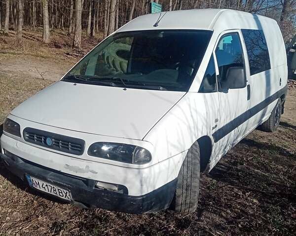 Белый Фиат Скудо, объемом двигателя 2 л и пробегом 300 тыс. км за 4500 $, фото 1 на Automoto.ua