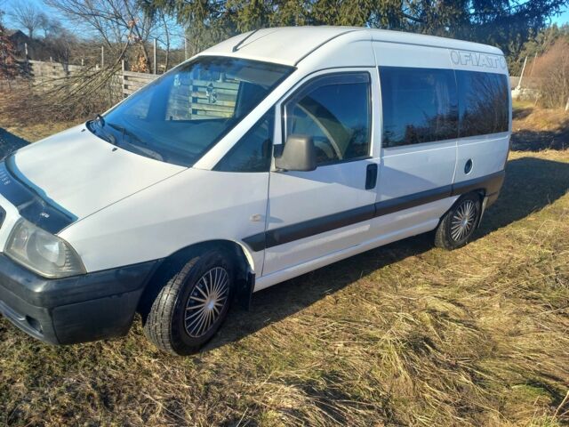 Белый Фиат Скудо, объемом двигателя 2 л и пробегом 373 тыс. км за 4300 $, фото 1 на Automoto.ua