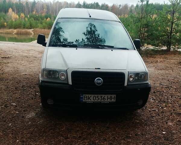 Белый Фиат Скудо, объемом двигателя 2 л и пробегом 274 тыс. км за 4100 $, фото 1 на Automoto.ua