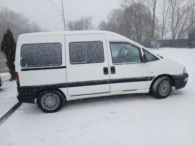 Белый Фиат Скудо, объемом двигателя 2 л и пробегом 350 тыс. км за 4800 $, фото 1 на Automoto.ua