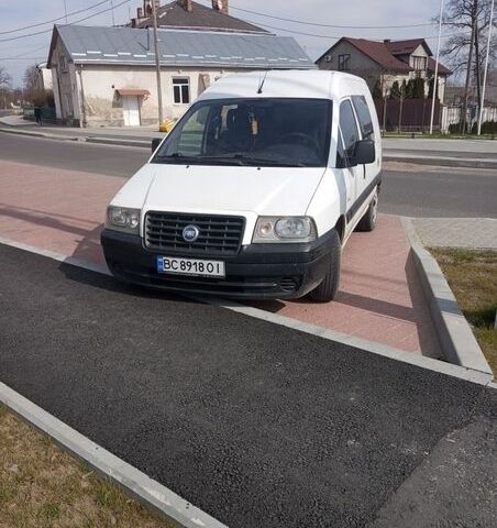 Белый Фиат Скудо, объемом двигателя 2 л и пробегом 230 тыс. км за 4350 $, фото 1 на Automoto.ua