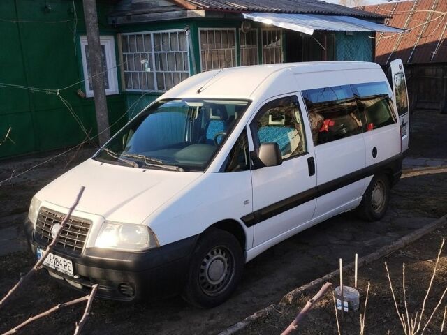 Белый Фиат Скудо, объемом двигателя 2 л и пробегом 300 тыс. км за 3700 $, фото 1 на Automoto.ua