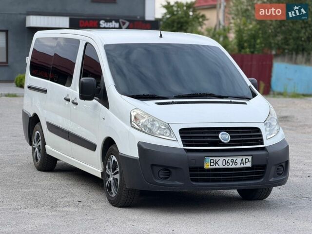 Белый Фиат Скудо, объемом двигателя 2 л и пробегом 402 тыс. км за 5300 $, фото 1 на Automoto.ua
