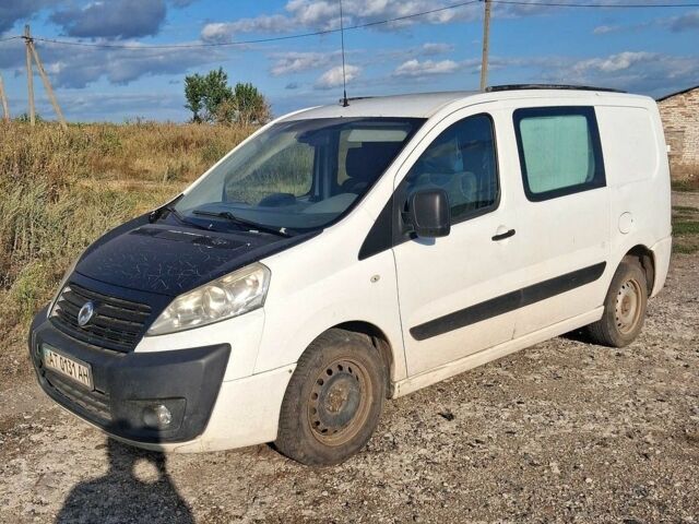 Белый Фиат Скудо, объемом двигателя 2 л и пробегом 452 тыс. км за 4473 $, фото 1 на Automoto.ua