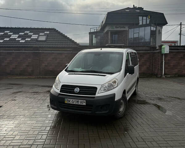 Белый Фиат Скудо, объемом двигателя 2 л и пробегом 398 тыс. км за 5700 $, фото 1 на Automoto.ua