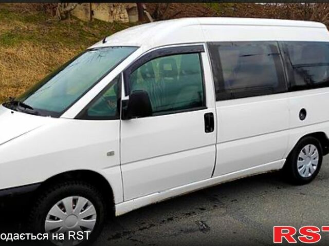 Белый Фиат Скудо, объемом двигателя 1.9 л и пробегом 300 тыс. км за 2800 $, фото 1 на Automoto.ua