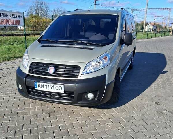 Бежевый Фиат Скудо, объемом двигателя 2 л и пробегом 228 тыс. км за 10900 $, фото 1 на Automoto.ua