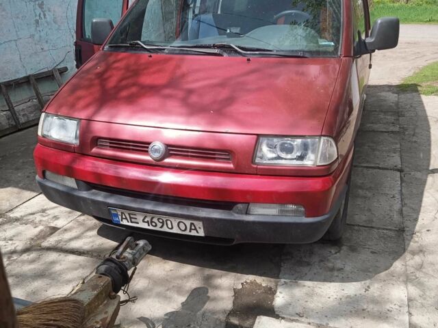 Красный Фиат Скудо, объемом двигателя 2 л и пробегом 335 тыс. км за 3400 $, фото 1 на Automoto.ua
