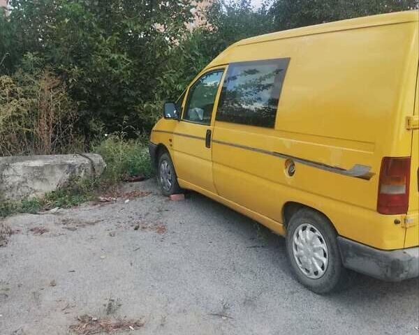 Желтый Фиат Скудо, объемом двигателя 0 л и пробегом 200 тыс. км за 2900 $, фото 1 на Automoto.ua
